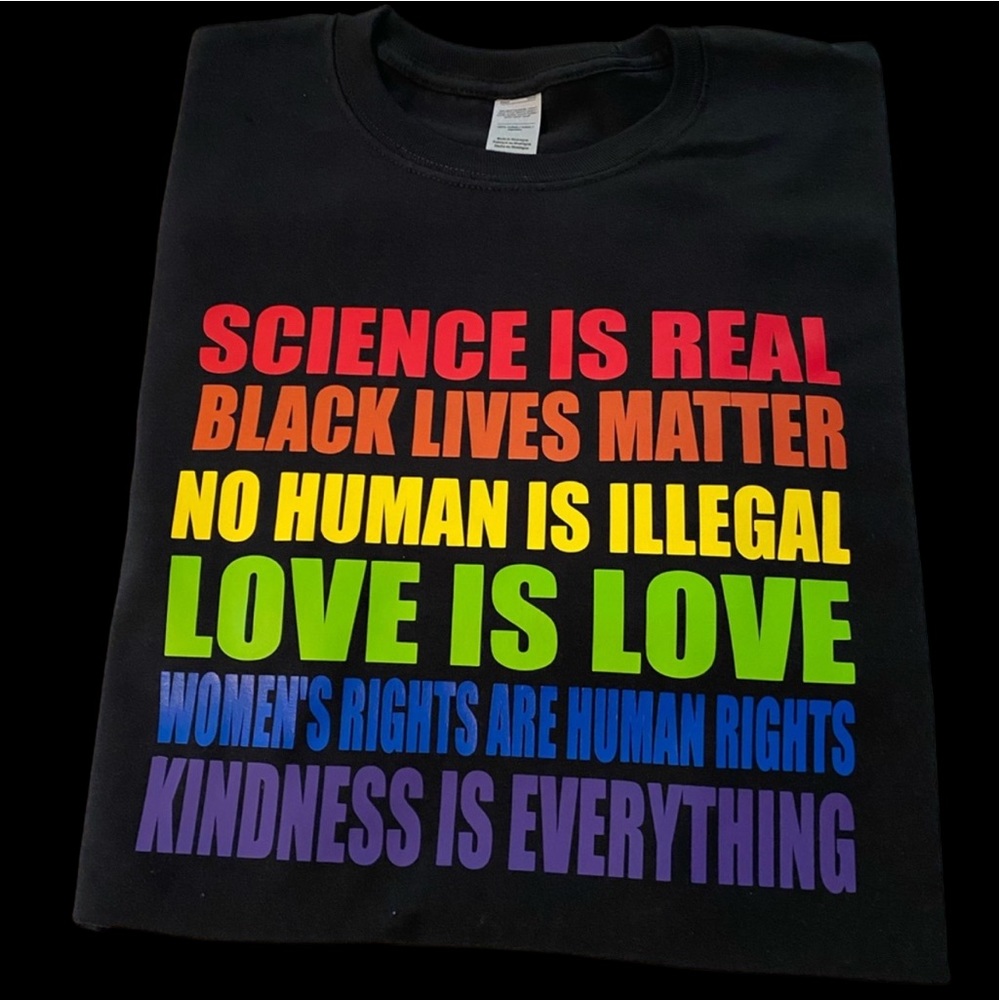 Brand new unisex tee!!!!